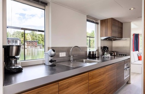 Westerhoven House | 4 Person Floating House