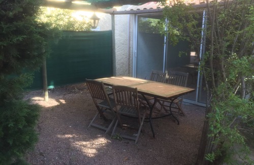 Favone Apartment | 4 person ground floor apartment without sea view, direct access to the beach