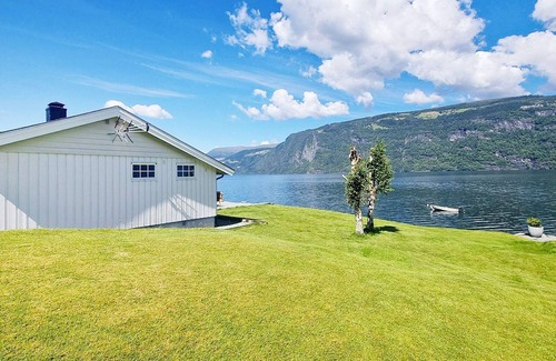 Stryn House | 4 person holiday home in Utvik-By Traum