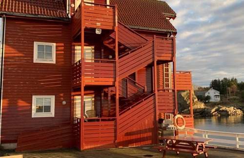 Nautnes Apartment | 4 person holiday home in Tjeldstø