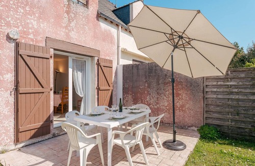 Locmariaquer Villa | 4-room house with garden - Locmariaquer