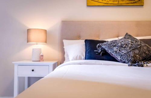East Perth Apartment | 4 So Much More Family Apt 2br Parking