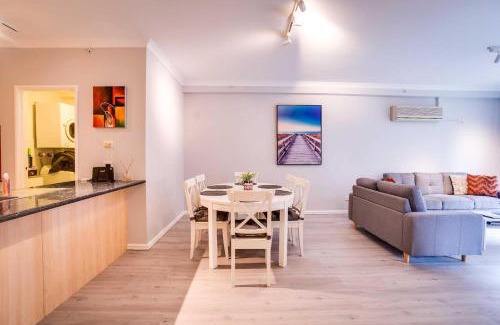 East Perth Apartment | 4 So Much More Family Apt 2br Parking
