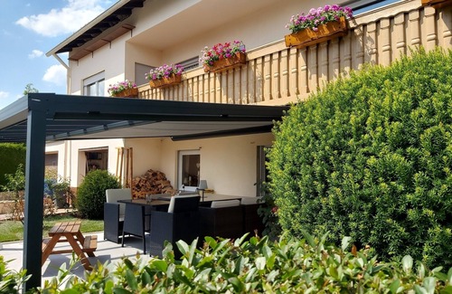 Mensfelden Apartment | 4 star vacation home apartment Idylle (100m²) only 5 km from Limburg