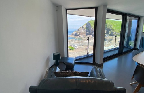 Hele Apartment | 4 The View Ilfracombe seafront (3 beds)