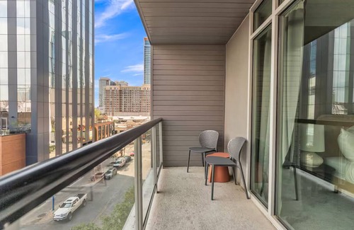 Downtown Austin Apartment | 4 Units | Family Extended Stay w/Balcony & Kitchen | Near Shoal Beach & Dining