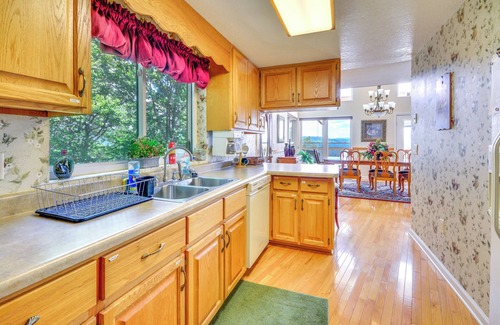 Dan River House | 40-Acre Ararat Escape: On-Site Trails & Mtn Views!