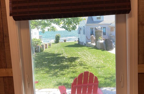 York Harbor House | 40' from the ocean! Fri check in. Magnificent views of the coast and lighthouse!