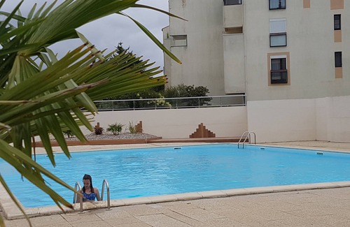 La Rochelle Apartment | 40 m2 apartment with swimming pool in condominium with lovely view of the Minimes harbor