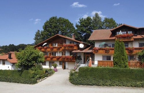 Thening Apartment | 40 m2 große FeWo mit Südbalkon und herrlicher Aussicht