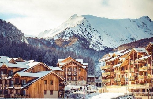 Les Orres Apartment | 40m from ski slopes, 1st floor, swimming pool, sauna, balcony, tv, ski locker, 34m², Les Orres