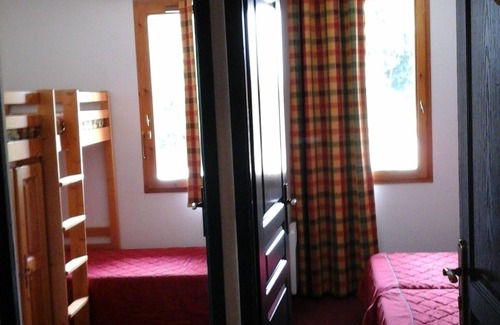 Valloire Apartment | 41 m2 Facing south, relaxing view, 200m from the slopes. Pool, Sauna