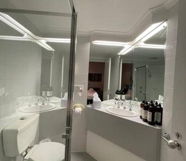 Adelaide Central Business District Apartment | 410/247 studio gouger st Ex hotel room in city