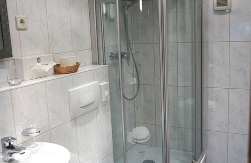 Broich Apartment | 41sqm apartment + Mass + apartment near Forest