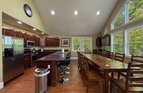 North Conway Apartment | 42-1 Locust Lane | Sleeps 21, Pool, Hot Tub, Views