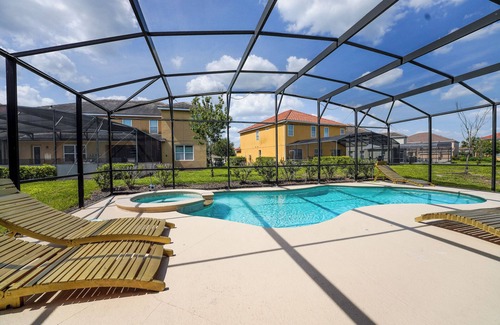 Loughman House | 42 Bedrooms Bowling Villas Triple COMBO, Sleeps 116 people