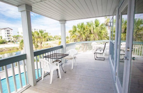Holiday Isle House | 42 Palms Has it All ! 5 Min Walk to Beach.
