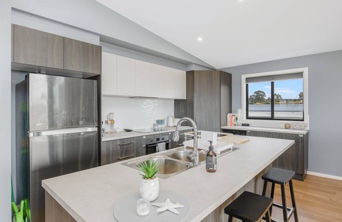 Bermagui House | 42 Songlark Street Luxury newly built home