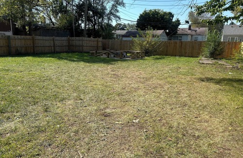 Detroit House | 420 friendly on detroit’s east side Charming 3-bedroom house with WiFi and AC