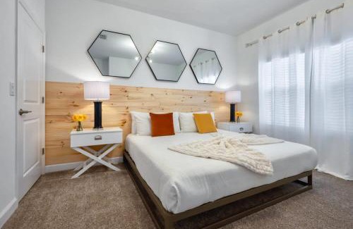 Kissimmee House | 4224 Modern townhome with private pool near Disney