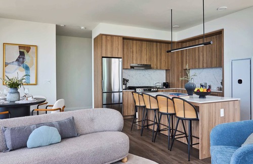 The Loop Apartment | 43 Fl World-Class Escape w/Breathtaking Lake Views