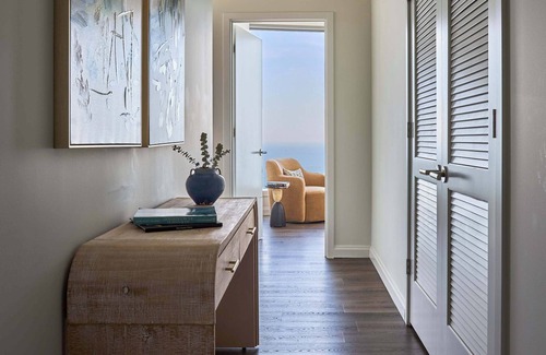 The Loop Apartment | 43 Fl World-Class Escape w/Breathtaking Lake Views