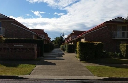 Coffs Harbour House | 450m to Beach, Shops, Cafes, Restaurants + WIFI/Netflix