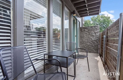Hyde Park Apartment | 4552 Ave A xxxxxxxxx