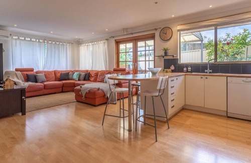 Riverton House | 480 Family Home in Riverton with Parking & WIFI