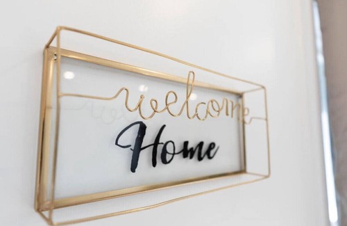 Rosemount House | 48H-1 · Kingsdale 3 beds Paradise Close to Public Transit