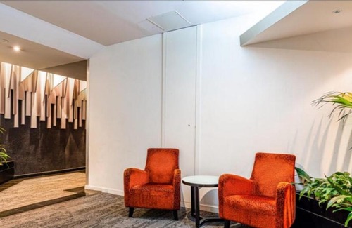 Chinatown Apartment | 4b Charming 1-Bedroom City Apt - Perfect Location