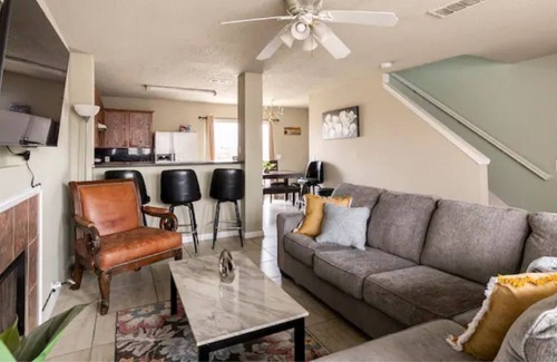 Dallas House | 4BD-KingBed-Remote Workspace