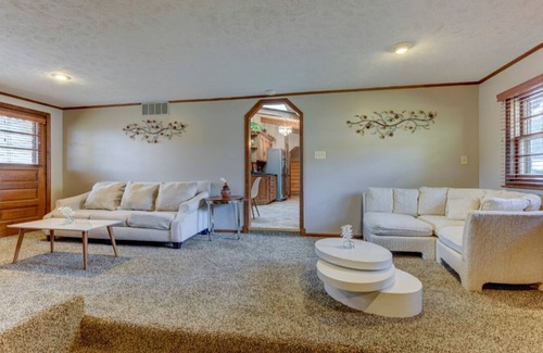 West Omaha House | 4bed/2bath retreat:Modern comfort, timeless charm. Your Ideal short-term escape.