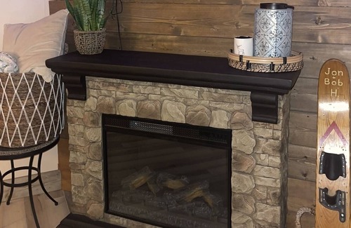 Rapid City House | 4Bed2Bath Mins from Torch Lake-private, spacious, w/ scenic sunsets & Lake View