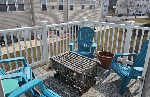 Long Neck House | 4bedroom Beach Retreat in charming Long Neck with Rooftop View and lounging deck