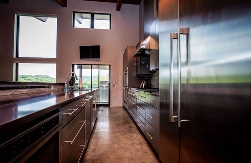 Waitsfield House | 4BR – 2 Mstr Suites, Hot Tub, Prime Views, Privacy