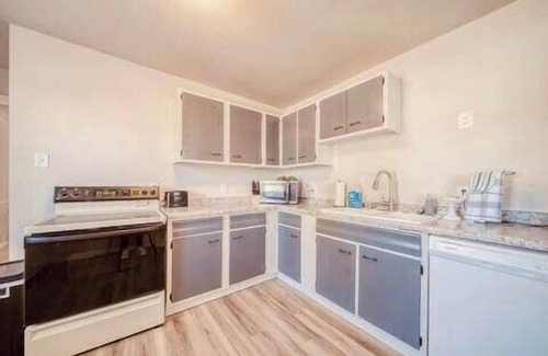Rolla House | 4BR, 2BA | Sleeps 8 | 5 Min to S&T & Downtown