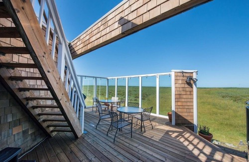 Warrenton House | 4BR/3Bath Ocean Front, Game room, HOT TUB, Perfect for families