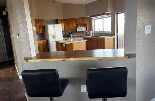Truth or Consequences House | 4BR 4BA 3K sq Ft on 2 acres, Elephant Butte Lake Views, refrigerated AC