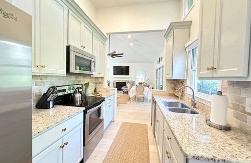 Okatie House | 4BR/4BA Private Island Retreat/Country Club - 25 mins from HHI - Golf Included