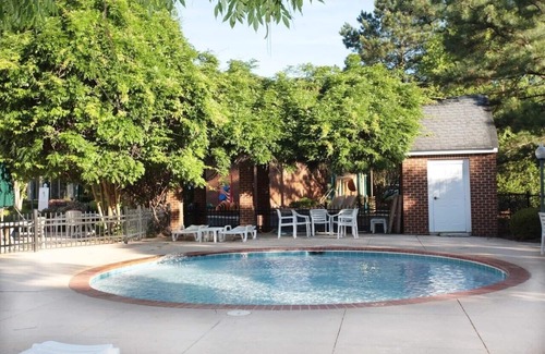 Williamsburg House | 4BR/4BA, Sleeps12. 4.5 resort. Vacation Village at Williamsburg near Theme Parks