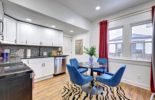 Fountain Square House | 4BR-5beds! Near Lucas Oil º IUPUI º Convention Centerº DT