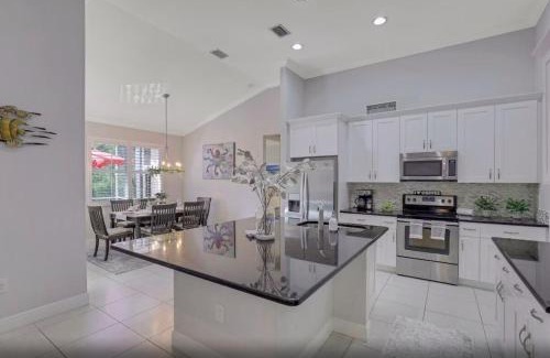 Marco Island House | 4BR Beach House Private Pool Minutes to Beach