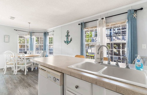 Briarcliffe Acres House | 4BR + Deck | Ramp Access + Soaking Tub, Golf Cart | Site MH202