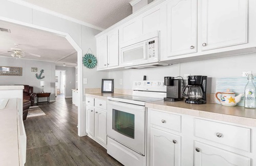 Briarcliffe Acres House | 4BR + Deck | Ramp Access + Soaking Tub, Golf Cart | Site MH202