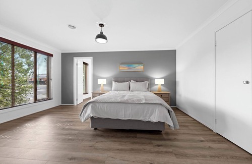Tarneit House | 4BR Designer Stunning House for 8 in Tarneit