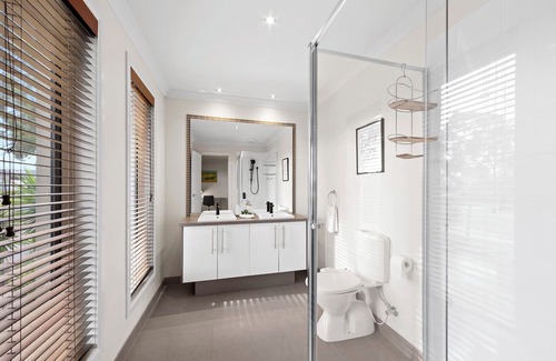 Tarneit House | 4BR Designer Stunning House for 8 in Tarneit