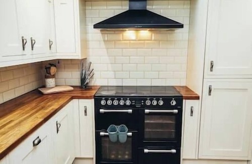 Littleover House | 4BR Family Home Self Check In Parking | By DerBnB