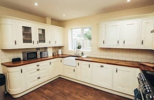 Littleover House | 4BR Family Home Self Check In Parking | By DerBnB
