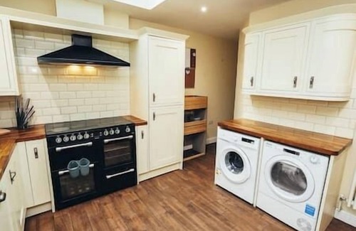 Littleover House | 4BR Family Home Self Check In Parking | By DerBnB